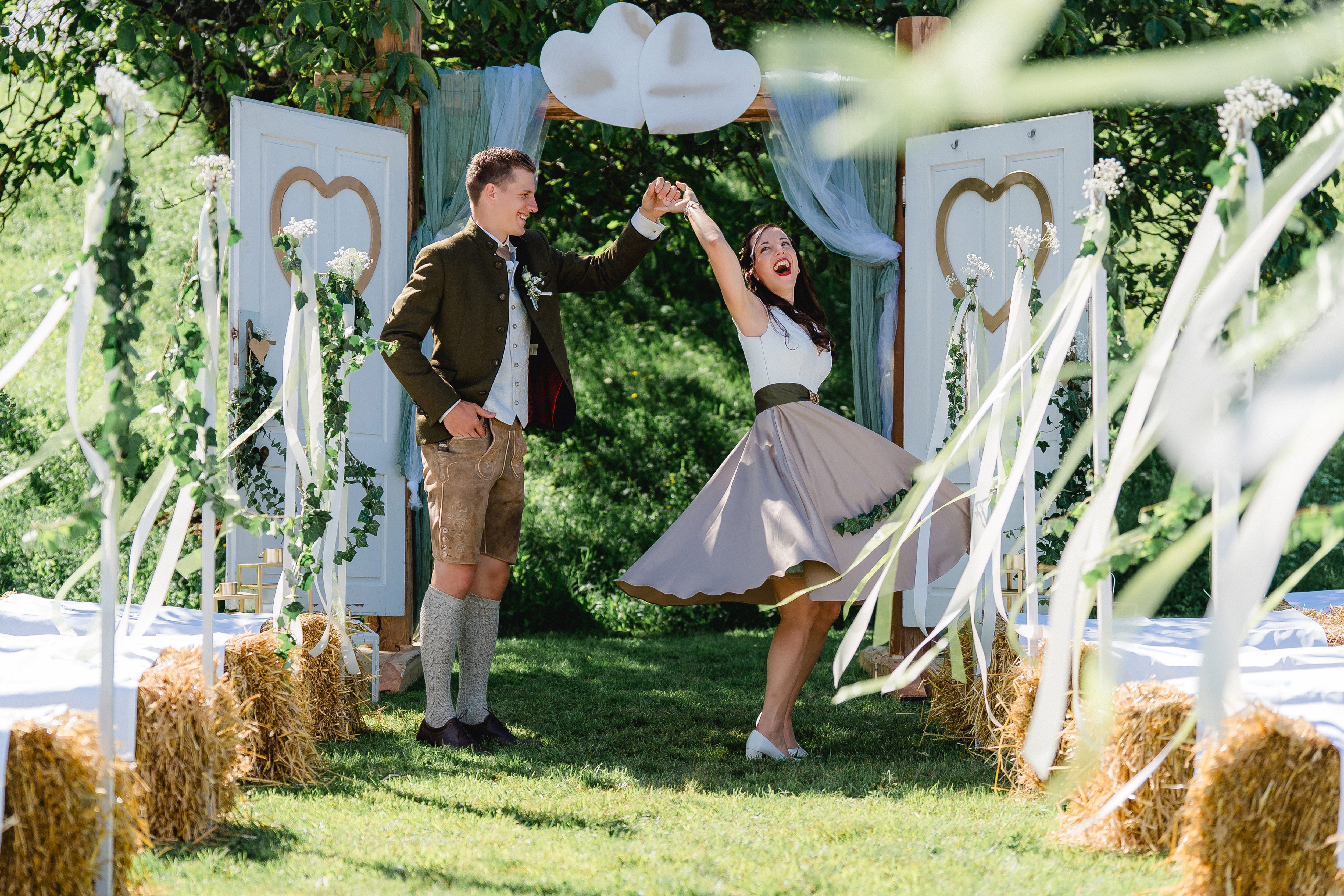 Eheringe auf der Hochzeitspapeterie