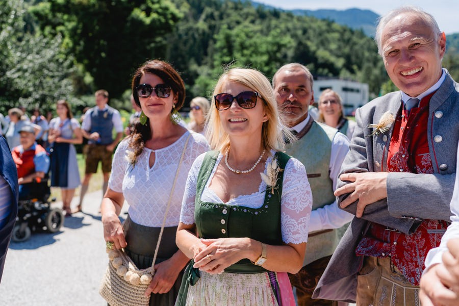 Landhochzeit in Kärnten mit traditioneller Maut