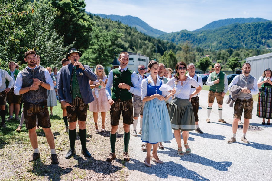 Landhochzeit in Kärnten mit traditioneller Maut