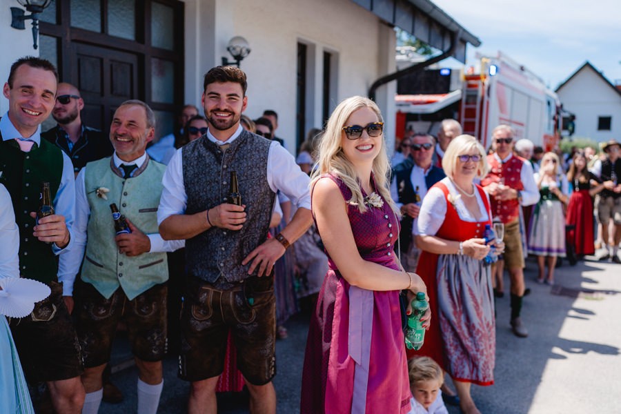 Landhochzeit in Kärnten mit traditioneller Maut