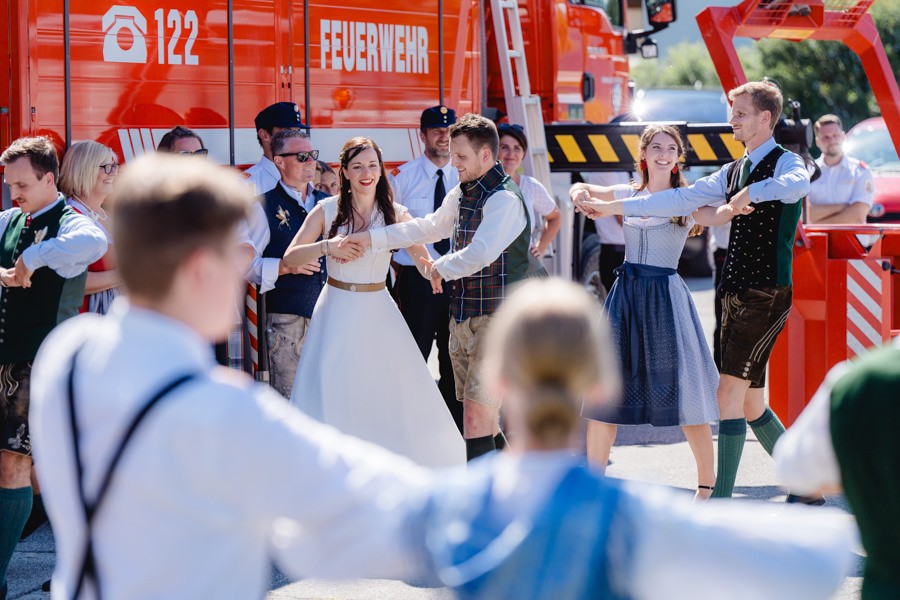 Landhochzeit in Kärnten mit Feuerwehrempfang